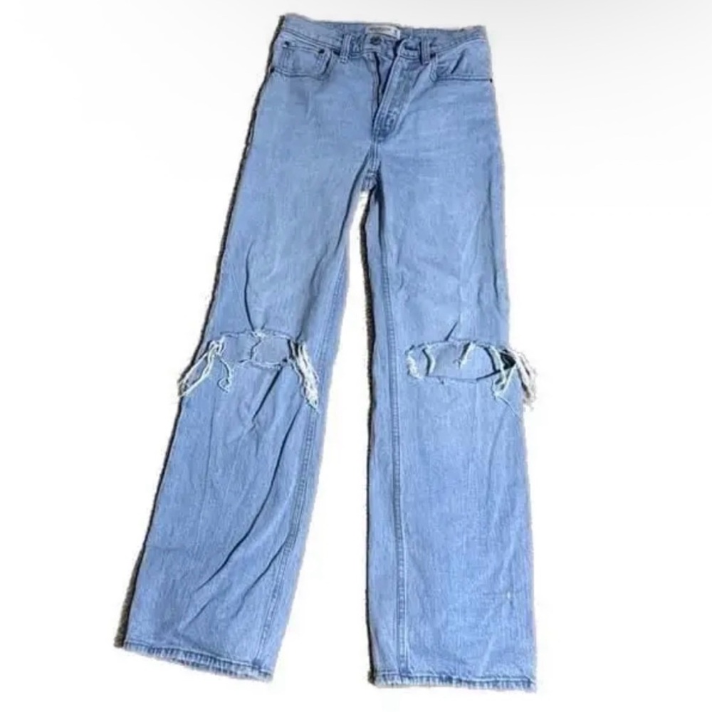 Abercrombie & Fitch 90s Ultra High Rise Straight Jeans Distressed Light Wash